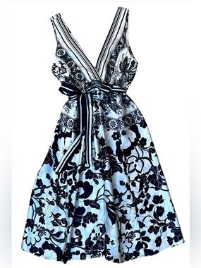 Black & White Pure Silk Floral V-Neck Tie Waist from Single Dress M